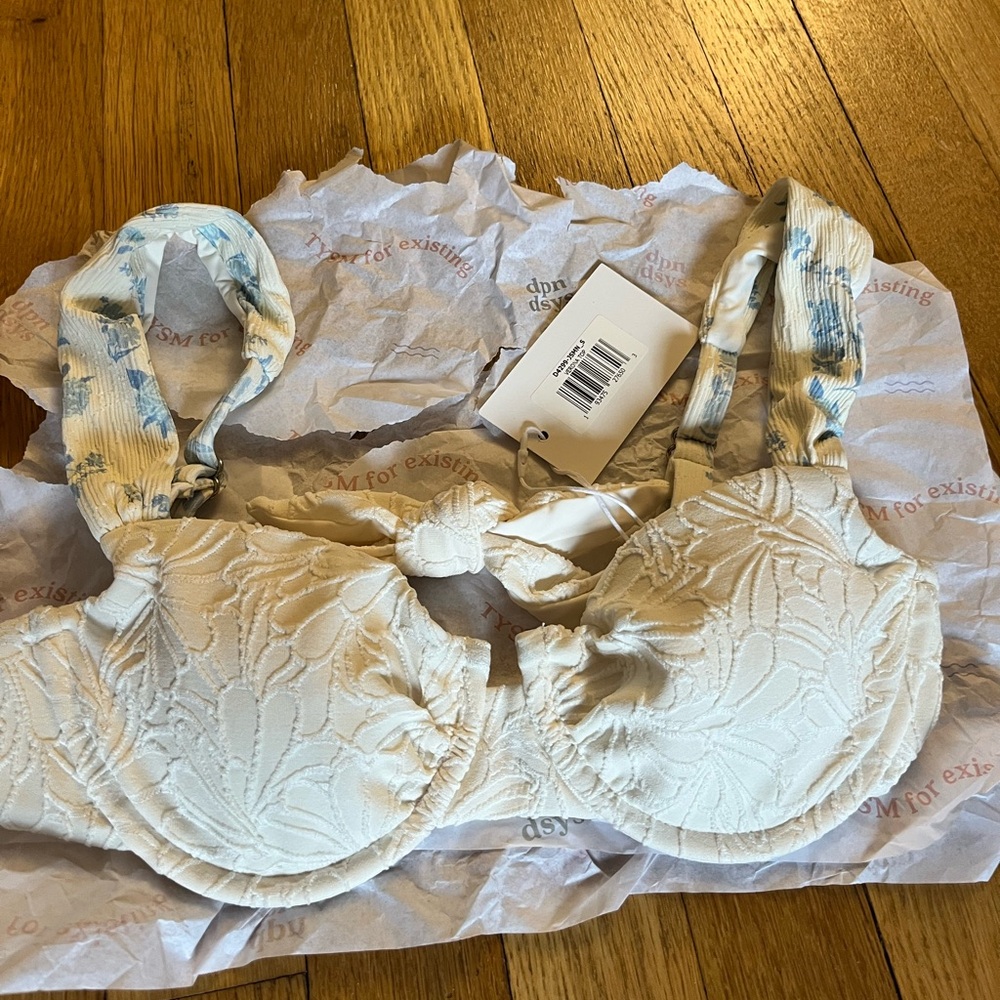 Dippin' Daisy's Verona Cream Floral Bikini Top
